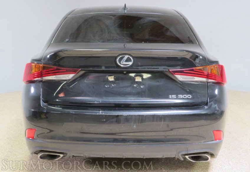 2020 Lexus IS 300 - Image 10