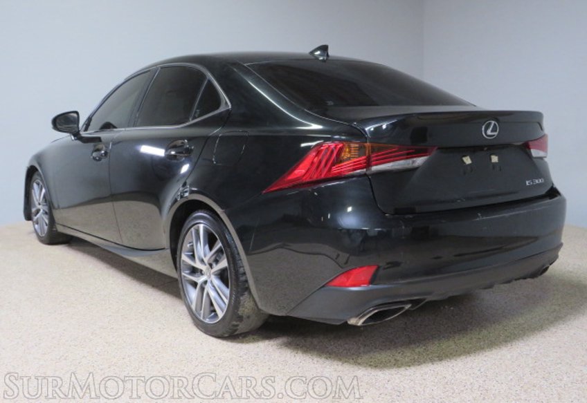 2020 Lexus IS 300 - Image 7