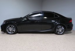 2020 Lexus IS 300 - Image 12