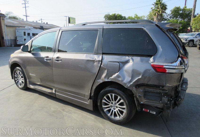 2018 Toyota Sienna - Image 10