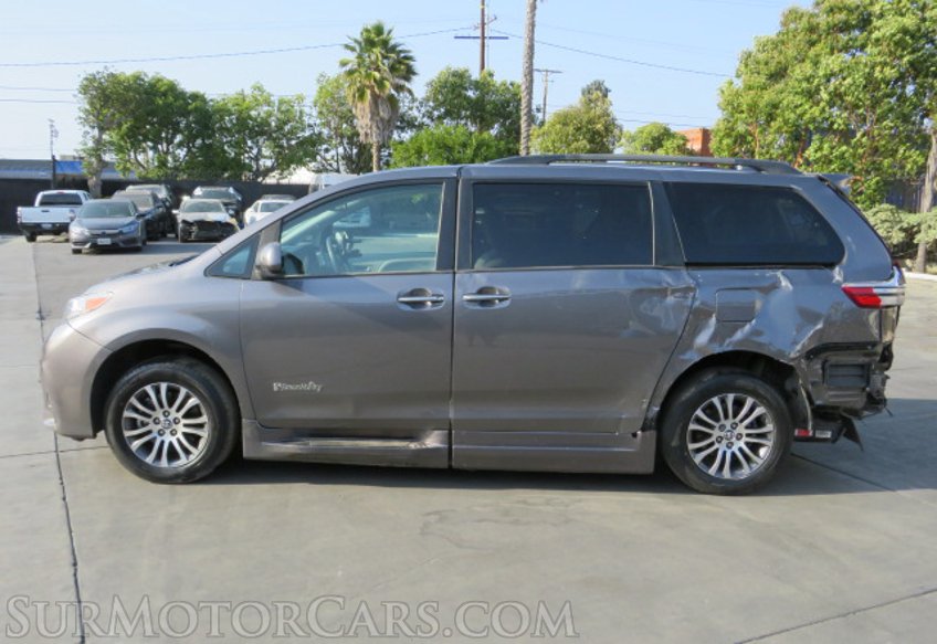 2018 Toyota Sienna - Image 5
