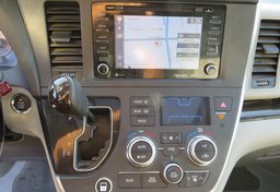 2018 Toyota Sienna - Image 42