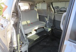 2018 Toyota Sienna - Image 34