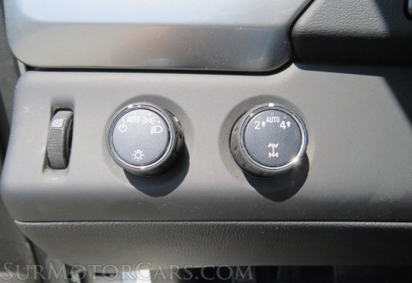 2020 Chevrolet Suburban - Image 38