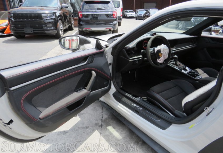 2022 Porsche 911 - Image 24