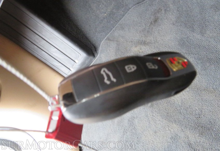 2021 Porsche Macan - Image 34