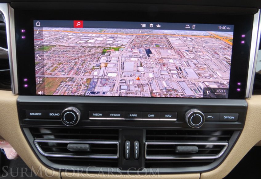 2021 Porsche Macan - Image 41