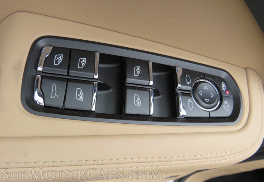 2021 Porsche Macan - Image 39