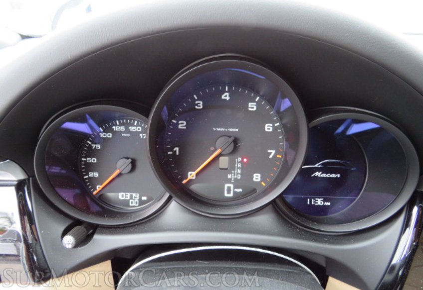 2021 Porsche Macan - Image 31