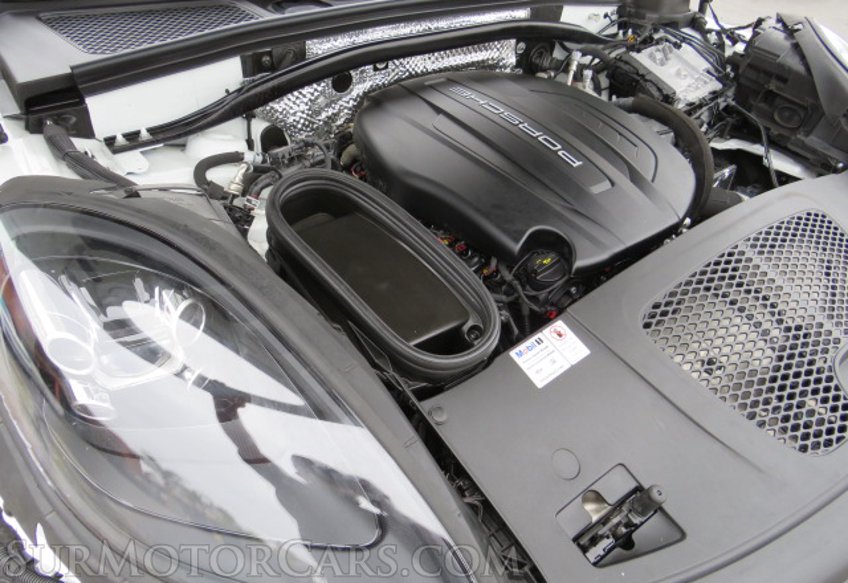 2021 Porsche Macan - Image 52