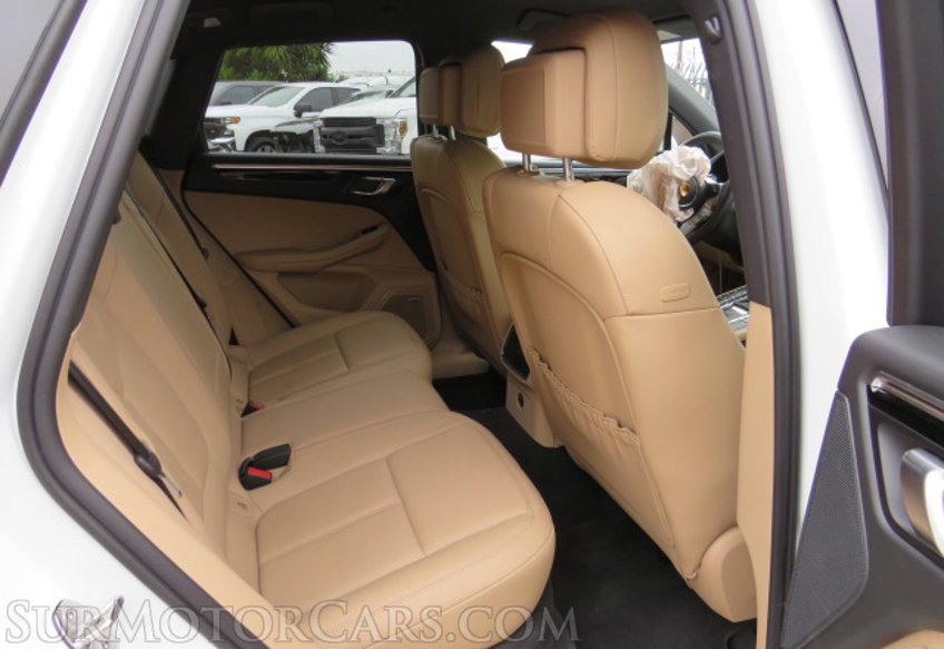 2021 Porsche Macan - Image 30