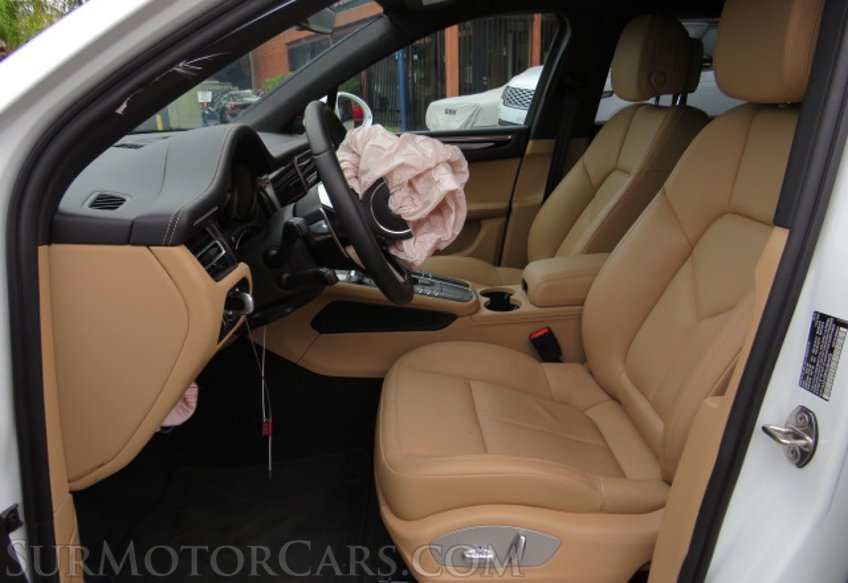 2021 Porsche Macan - Image 23