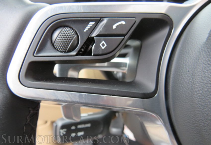 2021 Porsche Macan - Image 32