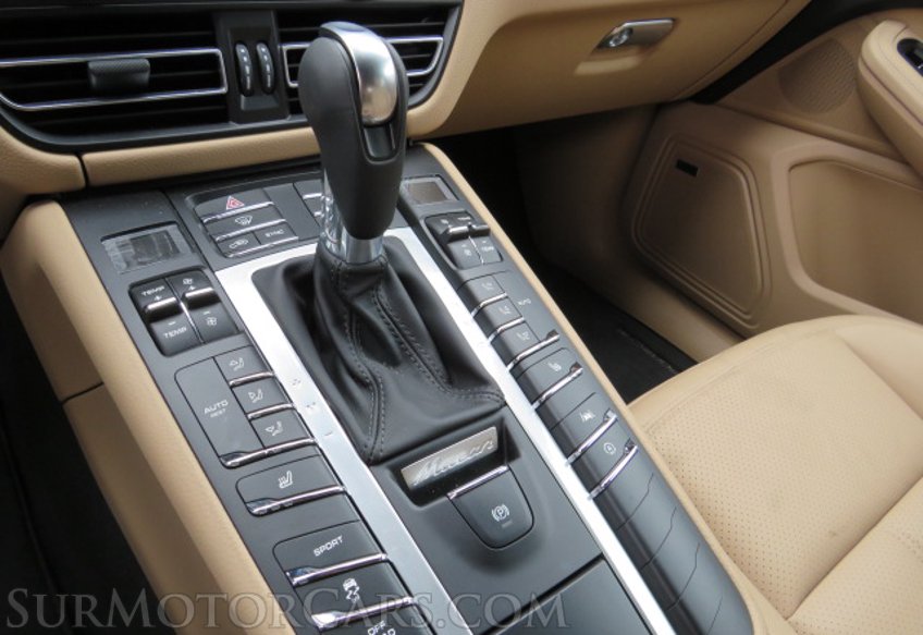 2021 Porsche Macan - Image 44