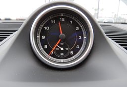 2021 Porsche Macan - Image 40