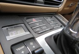 2021 Porsche Macan - Image 43