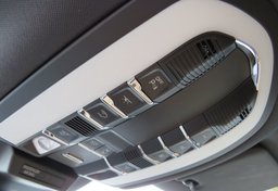 2021 Porsche Macan - Image 45