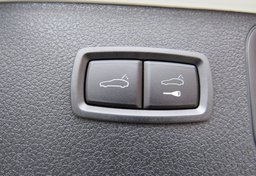 2021 Porsche Macan - Image 36