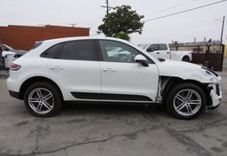 2021 Porsche Macan - Image 12