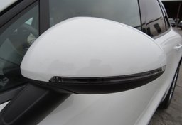 2021 Porsche Macan - Image 16