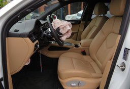 2021 Porsche Macan - Image 23