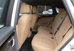 2021 Porsche Macan - Image 29