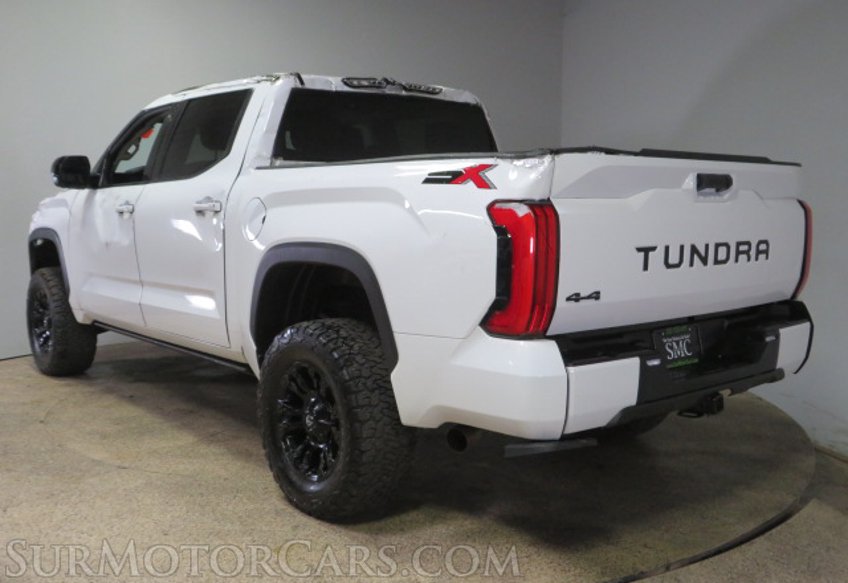 2023 Toyota Tundra - Image 8