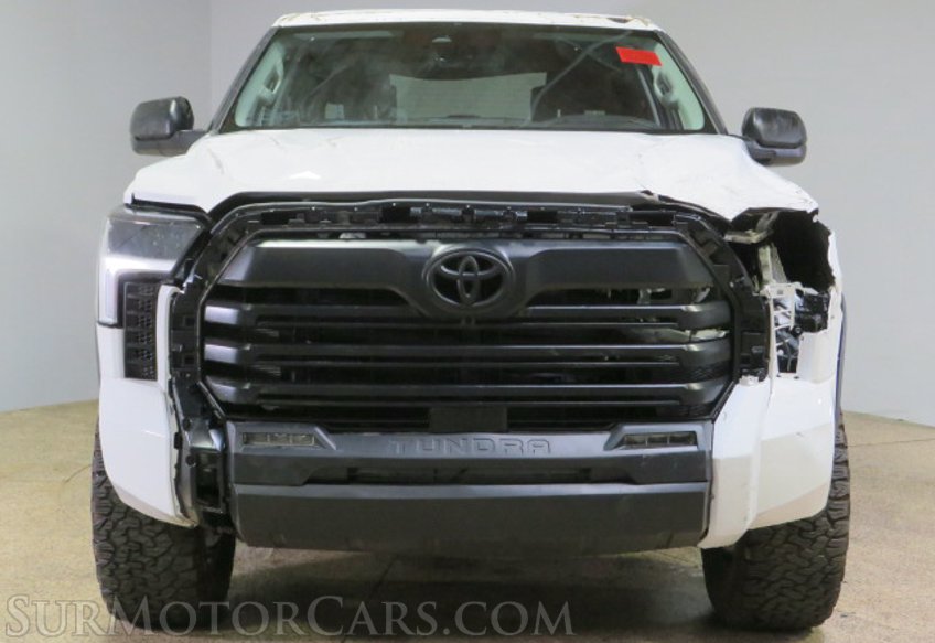 2023 Toyota Tundra - Image 12