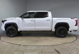 2023 Toyota Tundra - Image 5