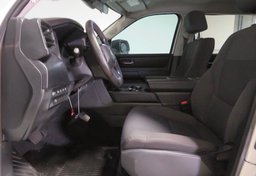 2023 Toyota Tundra - Image 25