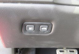 2005 Chevrolet Corvette - Image 29