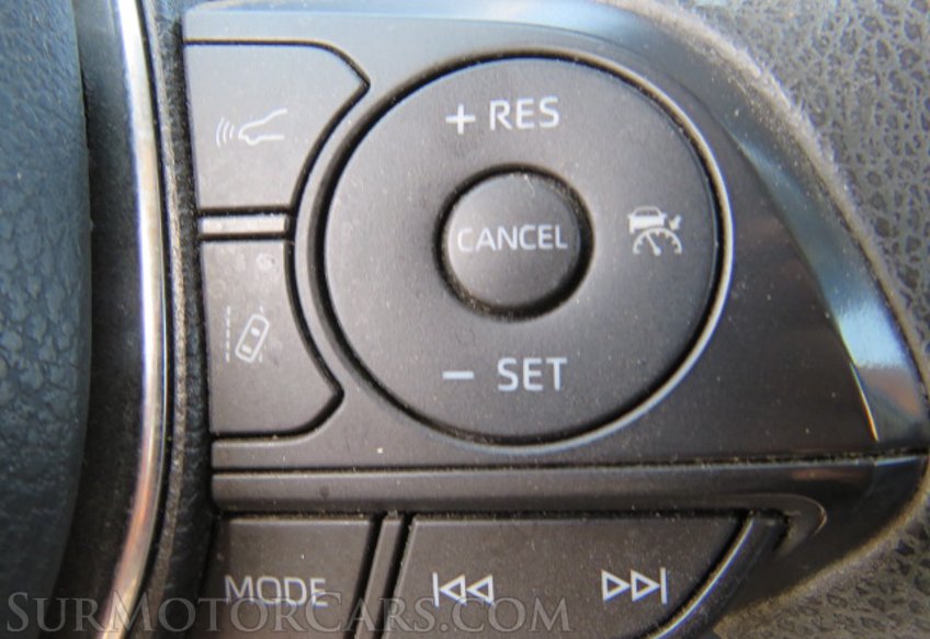 2020 Toyota Camry - Image 23