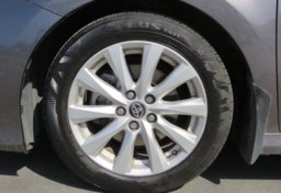 2020 Toyota Camry - Image 19