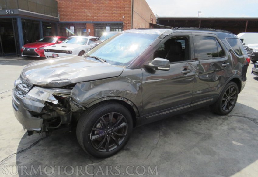 2019 Ford Explorer - Image 2