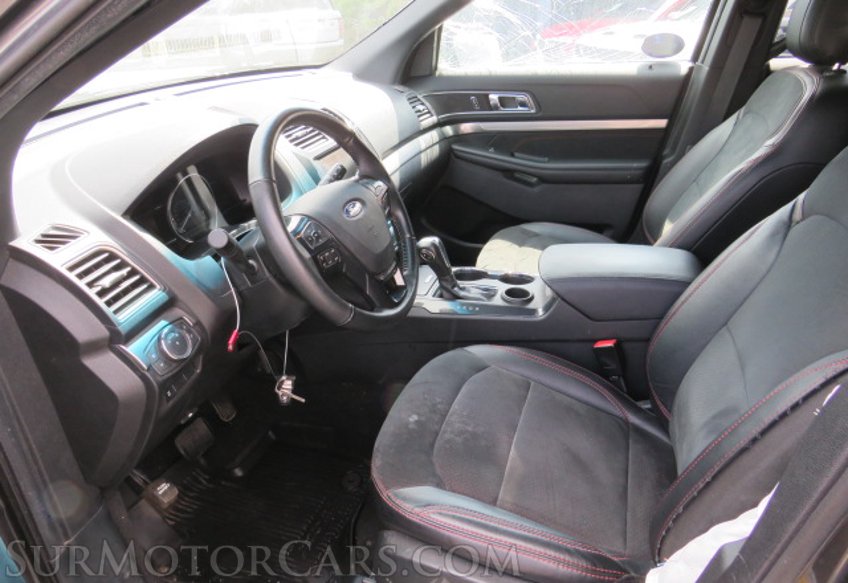 2019 Ford Explorer - Image 32