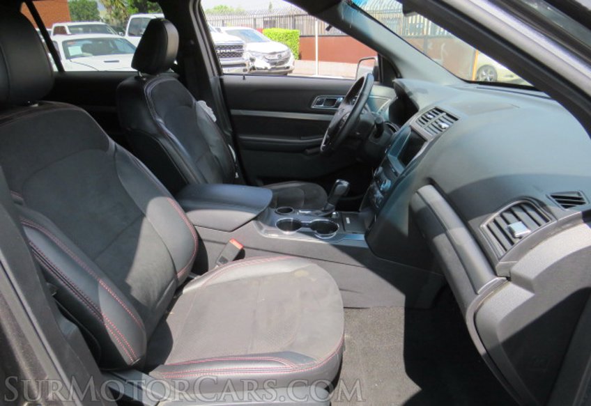 2019 Ford Explorer - Image 16