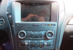 2019 Ford Explorer - Image 45