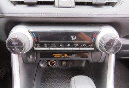 2020 Toyota RAV4 - Image 37