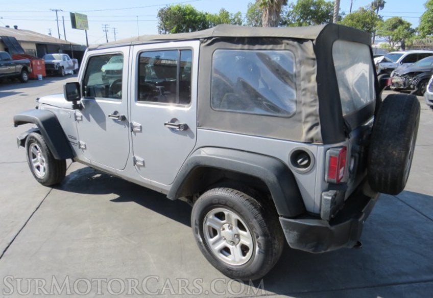 2015 Jeep Wrangler Unlimited - Image 9