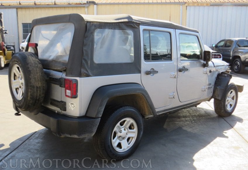 2015 Jeep Wrangler Unlimited - Image 8