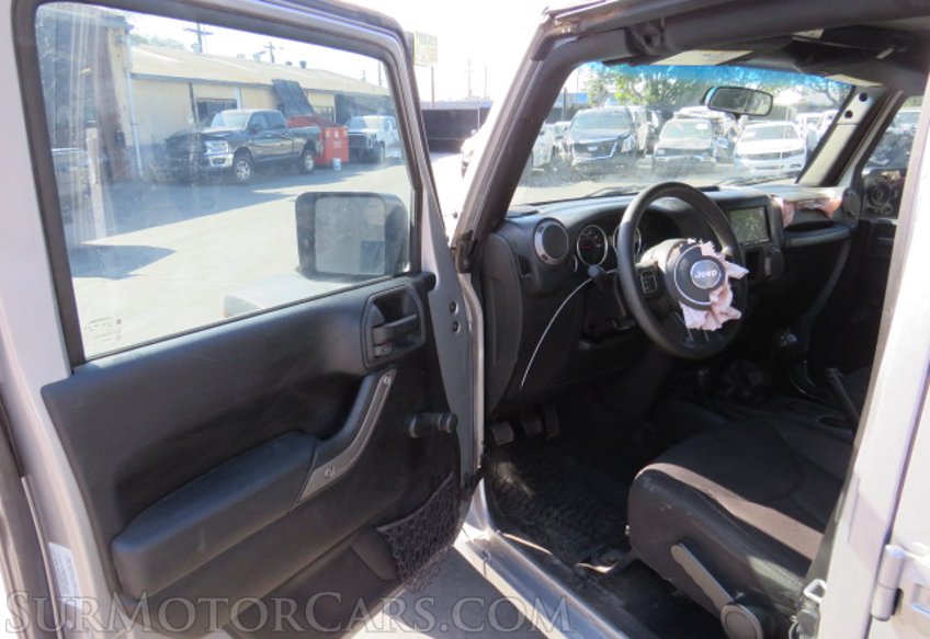 2015 Jeep Wrangler Unlimited - Image 17