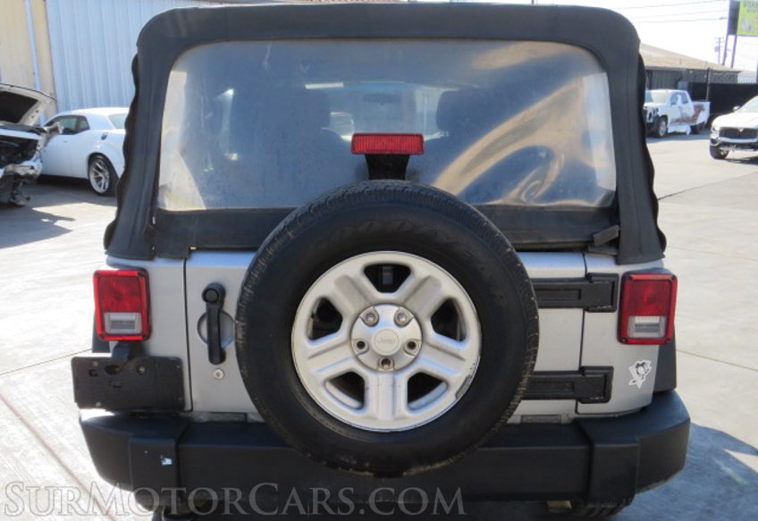 2015 Jeep Wrangler Unlimited - Image 12