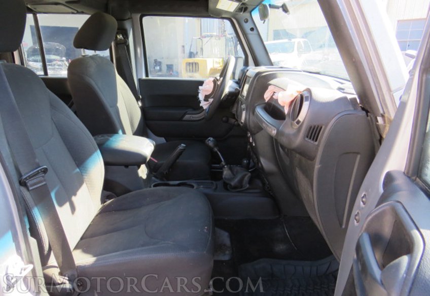 2015 Jeep Wrangler Unlimited - Image 22