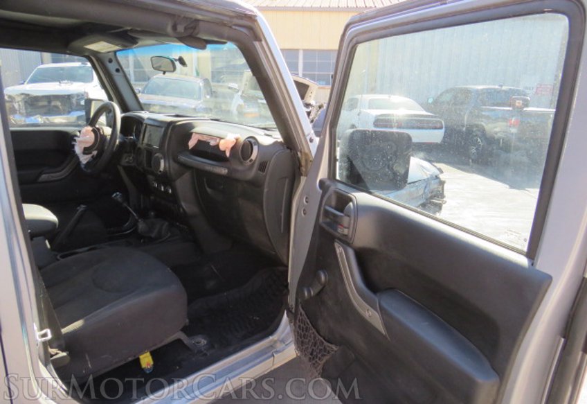 2015 Jeep Wrangler Unlimited - Image 18
