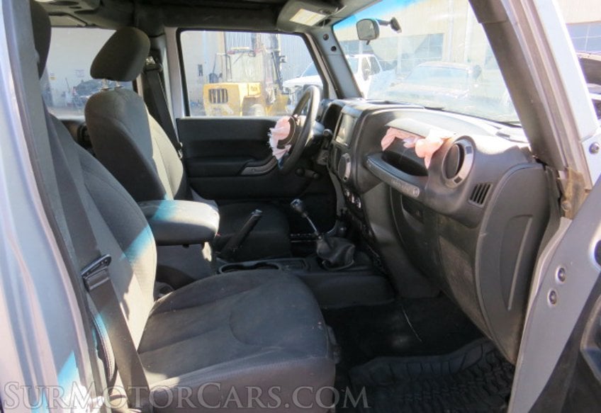 2015 Jeep Wrangler Unlimited - Image 20