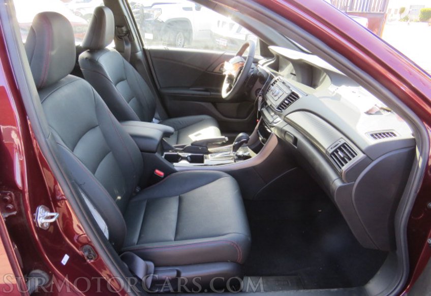 2017 Honda Accord Sedan - Image 30