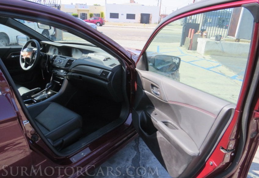 2017 Honda Accord Sedan - Image 28