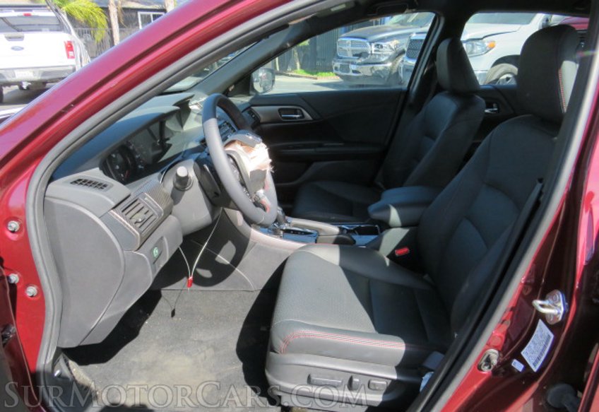 2017 Honda Accord Sedan - Image 13