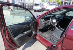 2017 Honda Accord Sedan - Image 12