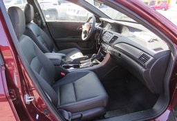 2017 Honda Accord Sedan - Image 29